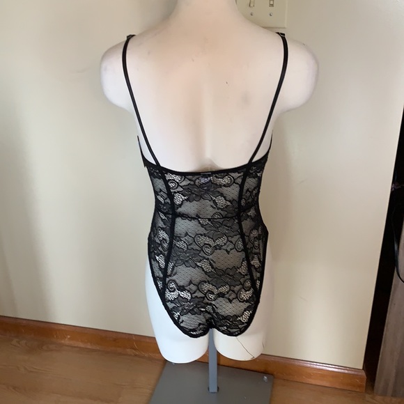 Sexy all over lace bodysuit!! - Picture 8 of 9